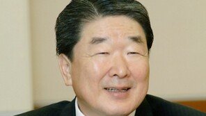 여자팀과 ‘플레이 볼’…대회 후원 인연으로