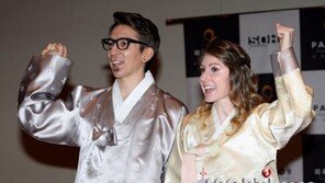 [포토] 브래드 부부, 백년해로 꿈꾸며 ‘화이팅’