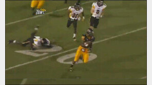 미식축구 역주행 “공격방향 착각 60m 폭풍질주…보고있나 설기현!”