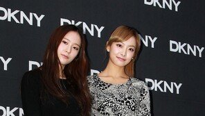 [포토] 크리스탈-빅토리아, 물오른 무보정 각선미