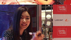 김사랑, 장애아동돕기 팬사인회 직찍 ‘360도 훈훈 미녀’