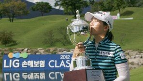 생애 첫 입맞춤…“나는 김지현2다”