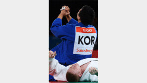 최광근 패럴림픽 유도 金… 장애 메치고 홀어머니에 바친 金