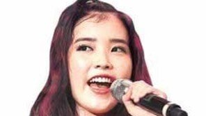 파주행 기차를 타면 아이유가 나를 반기네