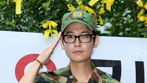 [포토] 늠름해진 정경호 ‘전역을 명 받았습니다!’ 