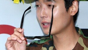 [포토] 전역 정경호 ‘안경 벗으니 더 잘생겼네~’