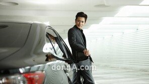 렉서스 신형 ES, 장동건 태우고 분위기 반전…