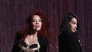 [포토] 카라 구하라-강지영, 남심 모조리 훔치는 ‘유혹 눈빛’