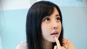 ‘공대얼짱’ 유사라, 제1대 ‘터치걸’ 발탁…‘인형미모 여전’