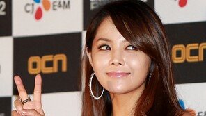 [포토] 이영아, 깜찍 보이 포즈 ‘시선은 어디로?’