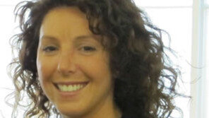 ‘올해의 교사’ 수상 고교 여교사, 제자와…