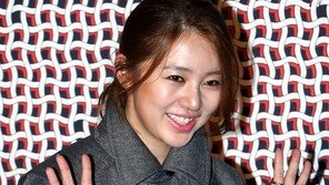 [포토] 윤은혜, 깜찍한 양손 인사 ‘10점 만점에 10점’