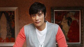 [SD포토] ‘매력남’ 이병헌, 카리스마 표정에 반전 포즈 