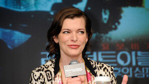 밀라 요보비치, 여전사로 10년…“꿈에서도 좀비에 시달려”