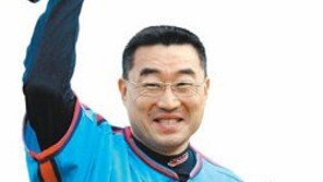 최동원 타계 1주년… 동생 최수원 KBO심판의 望兄歌