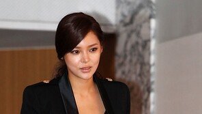 [SD포토] 박시연, 살짝 보이는 가슴라인 ‘아찔해~’