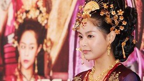 [SD포토] ‘대왕의 꿈’ 이영아, 무결점 꿀피부 ‘자체발광’