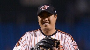 [포토] 류현진, 완벽투에 웃음이 저절로~