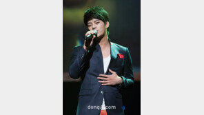 [SD포토] ‘대세남’ 서인국, 女心 녹이는 감미로운 노래