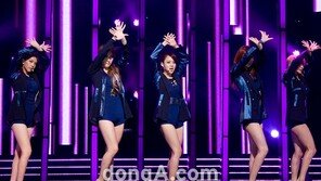 [SD포토] ‘한류여신’ 카라, 물결 치는 쪽빛 카리스마