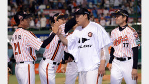 [포토] 류현진, 쾌투…스카우터들 보고있나?