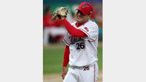 KIA 4강행 희망 살린 서재응 “10승 목표…이제 3승 남았다”