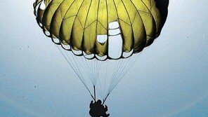 특전사의 위엄… 한미 연합강하훈련