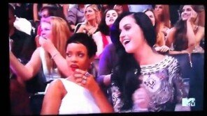 싸이, MTV 시상식서 한국말 소감 “죽이지?” ‘역시 싸이’  