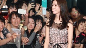 [포토] 한효주, 앙큼한 시스루…섹시한 ‘드레효주’