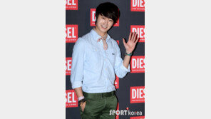 [포토] 정일우, 훈남 패션+꽃미모 女心 ‘녹아내려’