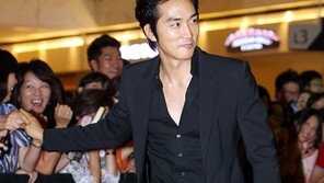 [포토] 송승헌, 섹시남의 과감 V라인에 女心 ‘퐁당’