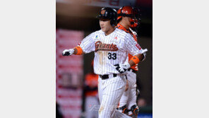 [스타플러스] 25세 신고선수 정훈, 눈물로 쏜 투런포