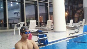 주상욱, 수영장서 상반신 탈의…근육질 몸매 눈길 