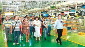 “기아車 로봇용접 모습 미래영화 같네”