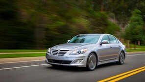 2013년 형 제네시스 美서도 가격 인상 얼마나?