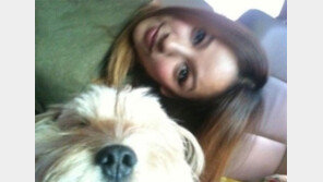 이효리 표정 관리 능력, 허리 꺾인 자세에도 ‘스마일’