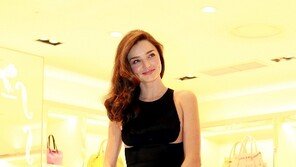 [포토] 미란다 커, ‘워너비스타’다운 완벽 8등신 몸매 