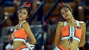 [포토] 치어리더, 요염 자태로 섹시 웨이브 ‘살랑살랑’