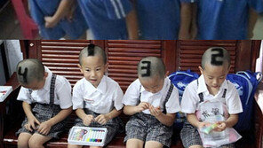 네 쌍둥이 구분법 ‘폭소’… “첫째 아이 머리는 포스가 남달라”