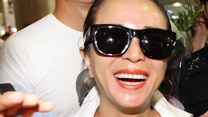 [SD포토] ‘베니스 여신’ 조민수, 함박미소 ‘기분 좋아요~’