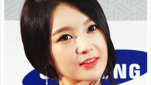 [우먼 동아일보 스타 뷰티] ‘서울 드라마 어워즈’ 강민경의 ‘레드 립 포인트 메이크업’ 노하우!