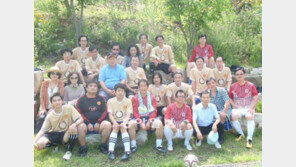 매주 토요일, 고뇌하는 먹물들이 미친다