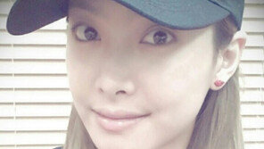 에프엑스 빅토리아, 민낯 셀카…“대륙이 놀랄 투영피부!”