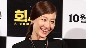 [SD포토] ‘여자 최민수’ 이미연, 부드러운 여신의 꽃미소