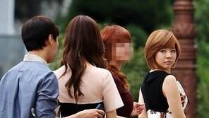 [SD포토] ‘국회 나들이’ 써니, 섹시한 뒤태 작렬