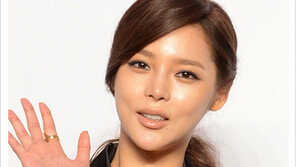 [우먼 동아일보 스타 뷰티] KBS2 드라마 ‘차칸남자’ 박시연의 시크한 ‘음영 아이 메이크업’ 노하우!