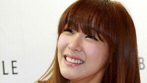 [포토] 소녀시대 티파니, 팬사랑에 러블리 미소로 화답