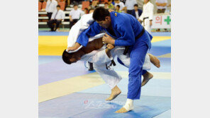 종암중 양성민 ‘전관왕’ 메치다!