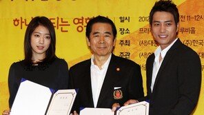 [SD포토] ‘홍보대사’ 박신혜-주상욱, 우월한 미모 ‘선남선녀’