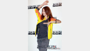 [포토] 고아라, 인형 완벽 재연? 男心 잡는 깜찍 포즈